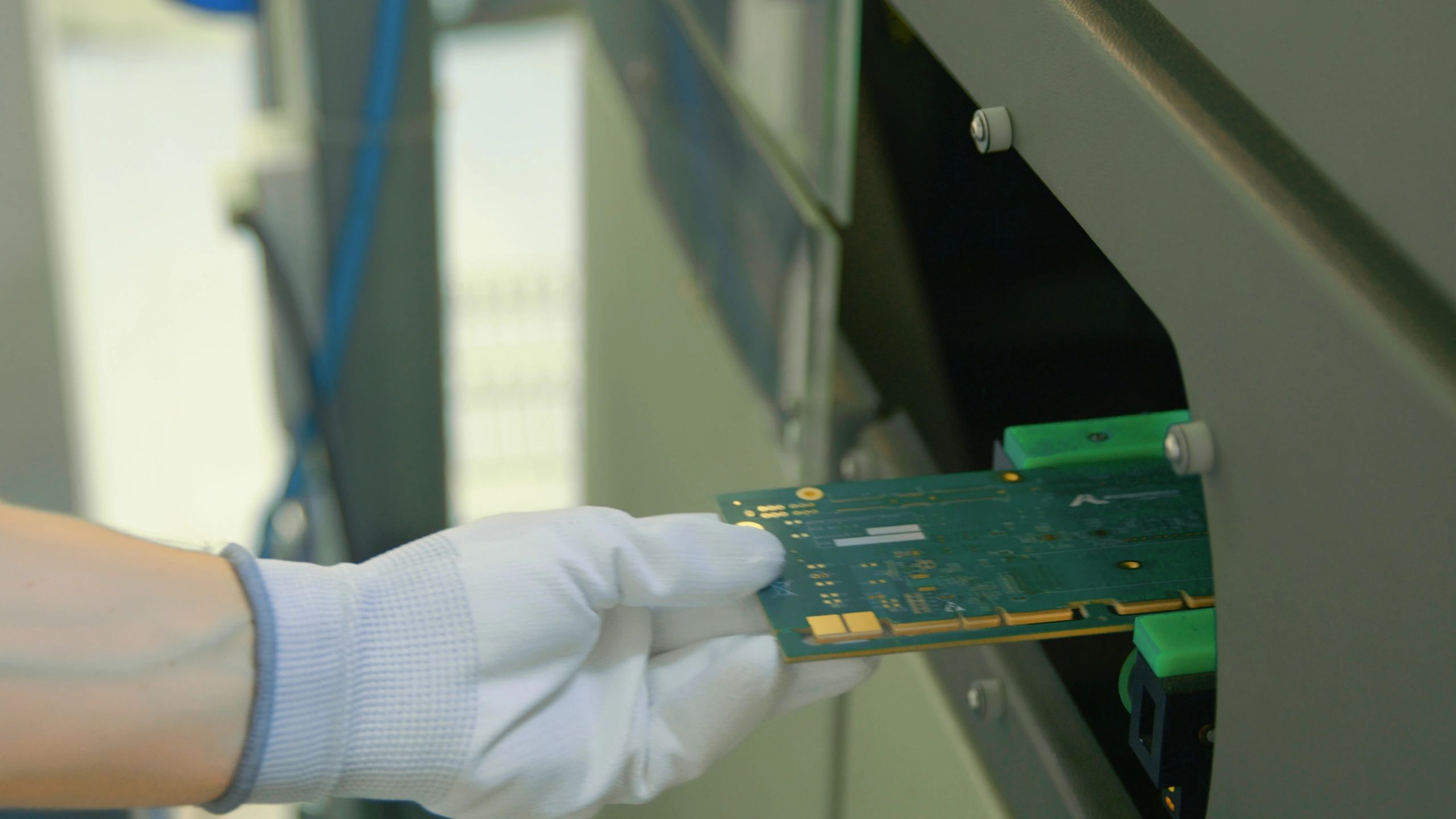 Circuit board testing setup used for device repair